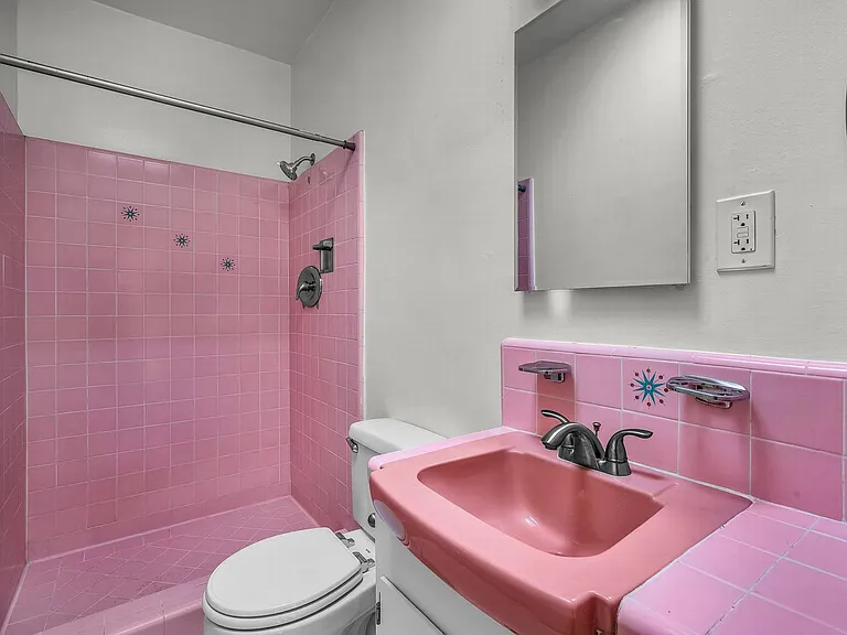 1426 N Vista St #10 — Photo 11
