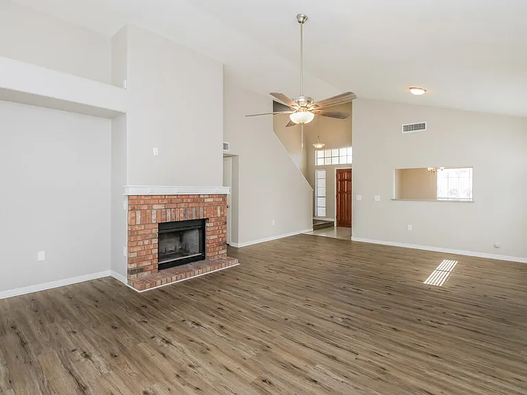 1164 N Naples Dr — Photo 5