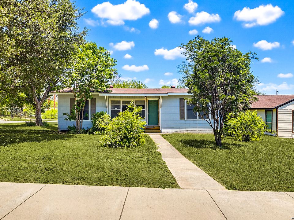 1st image of 651 BEXAR DR