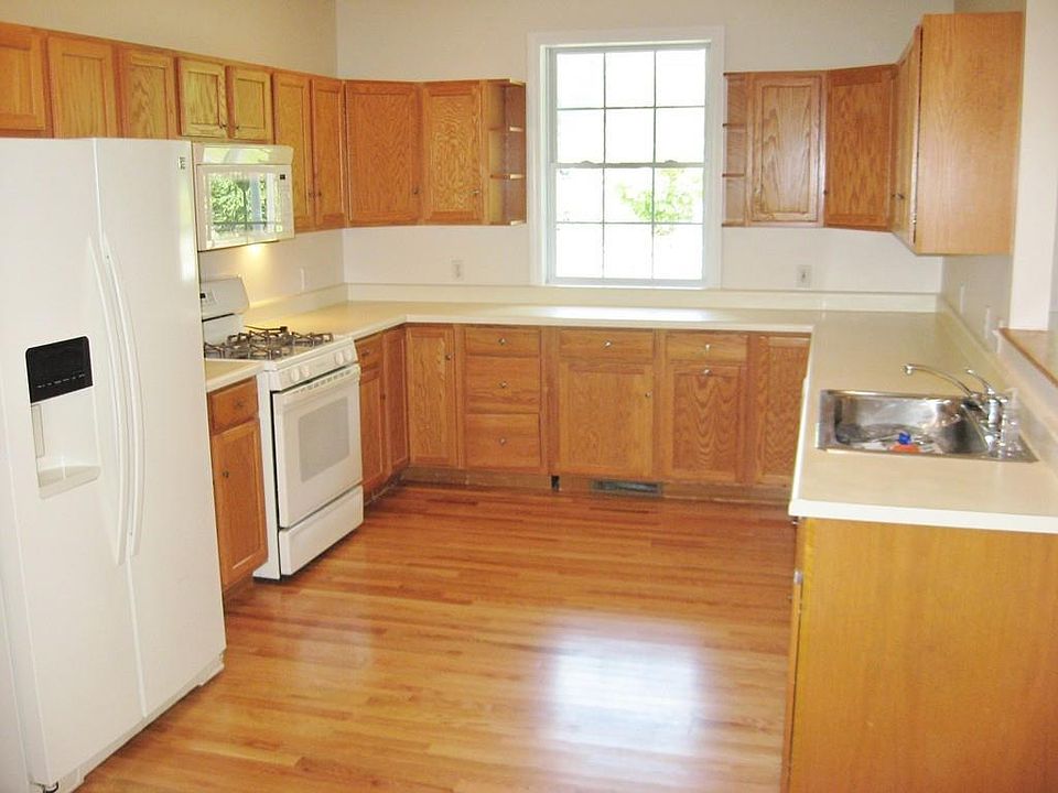 700 Franklin St, Belchertown, MA 01007 Zillow