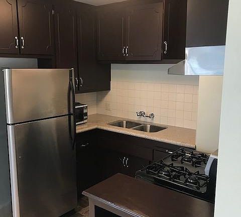 5th image of 1329 Federal Ave APT 1