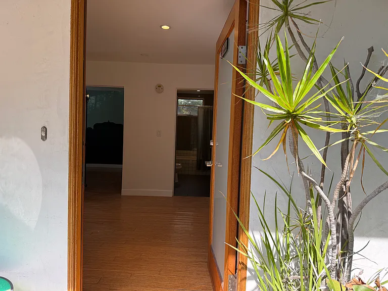 531 Vernon Ave #A.1 — Photo 2