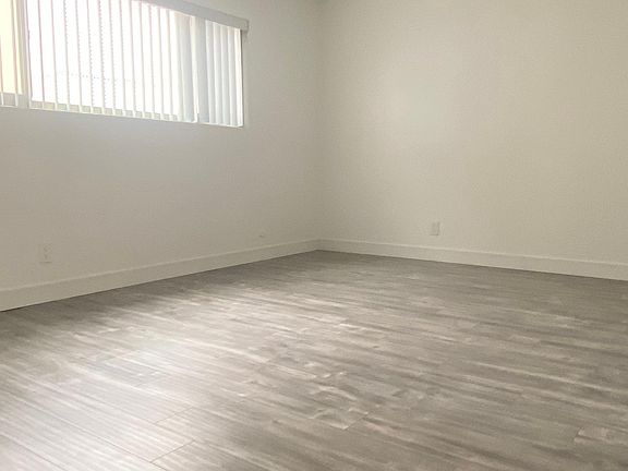 2nd image of 1540 N Formosa Ave
