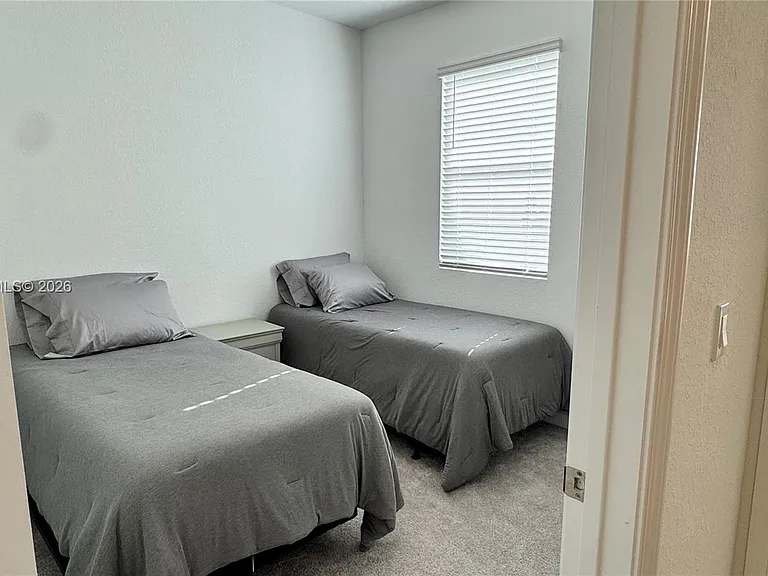 401 SE Crossoak Ln #401 — Photo 16