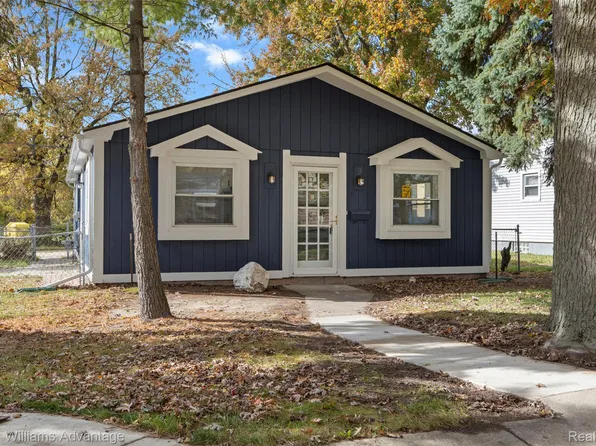 31 N Highland Ave, Mount Clemens, MI 48043
