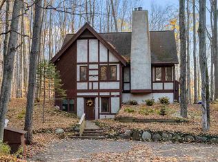 171 Royalview Rd, Harbor Springs, MI 49740
