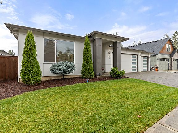 5th image of 4012 SE 19th Ave