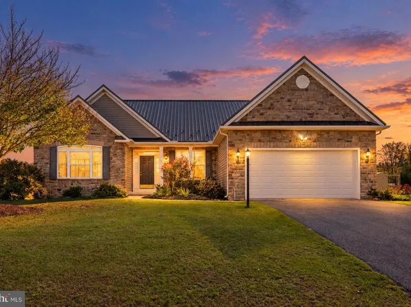 40 Willie Mayes Ct, Berkeley Springs, WV 25411