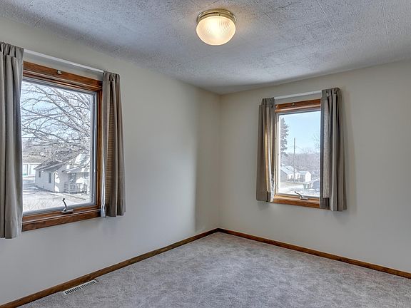 4th image of 2721 Josephine St