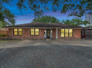 1914 Chimney Rock Rd, Houston, TX 77056