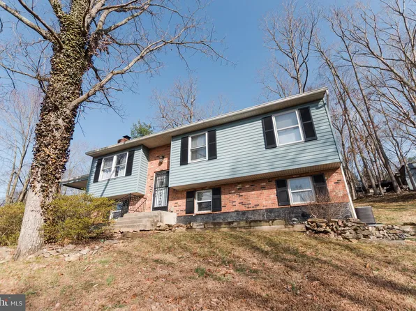 2712 Aspen Dr, Hampstead, MD 21074