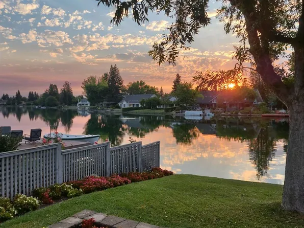 513 E Shelldrake Cir, Fresno, CA 93730