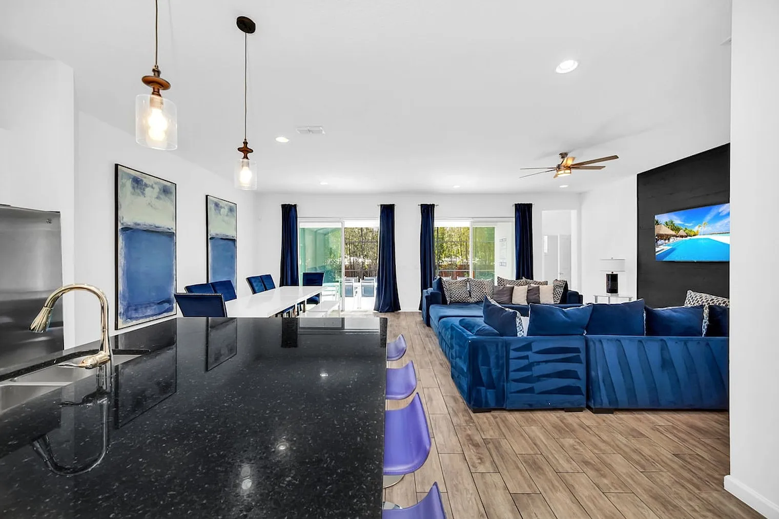 12 bed, 11.0 bath, 4768 sqft, $12,798 — Photo 2