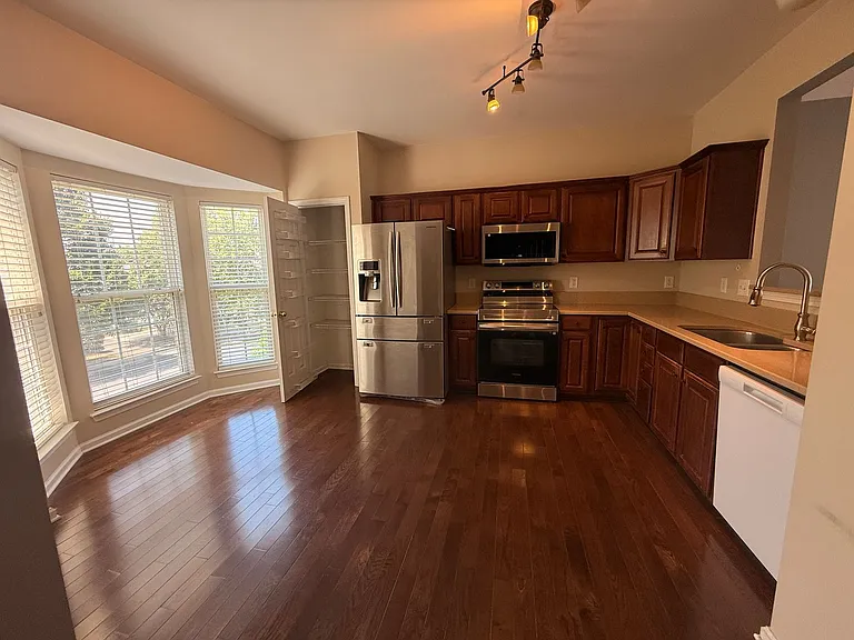 15641 Castle Watch Ave — Photo 7