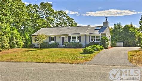 1st image of 34 Corrine Dr