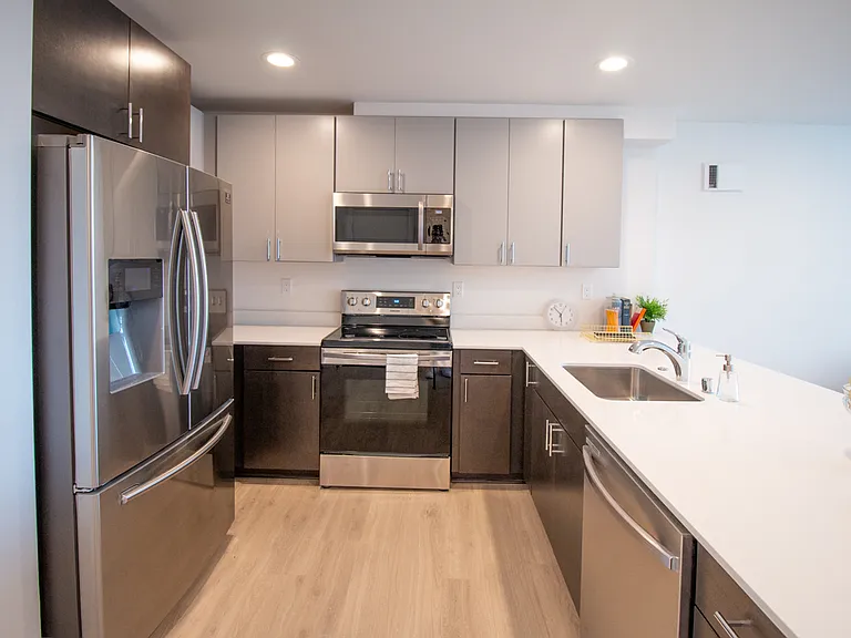 Edric Apartments — Photo 5