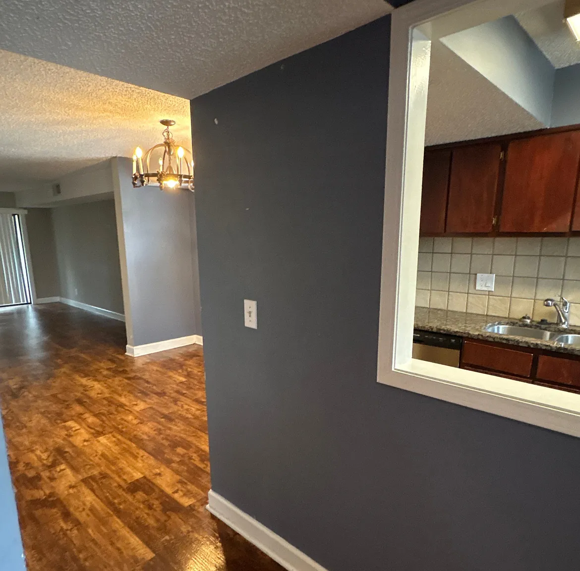 290 Appleby Dr — Photo 4