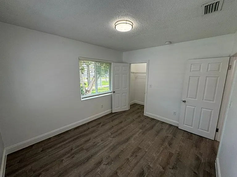 1737 Liberty St — Photo 18