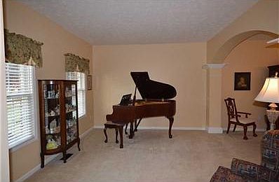 3rd image of 8898 Gardenia Ct