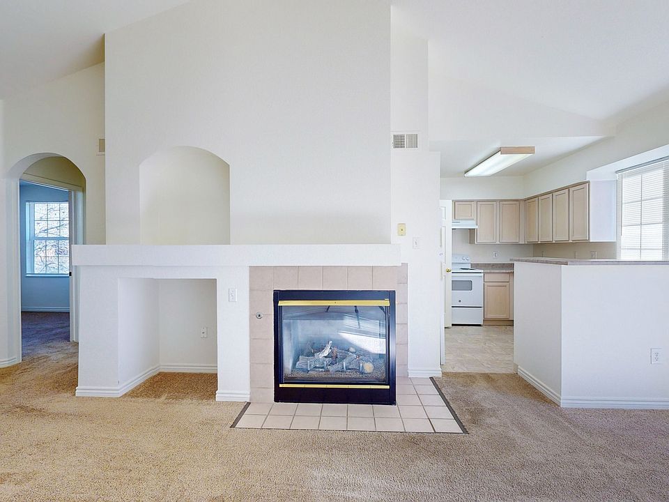 Tiburon Apartments Living Area