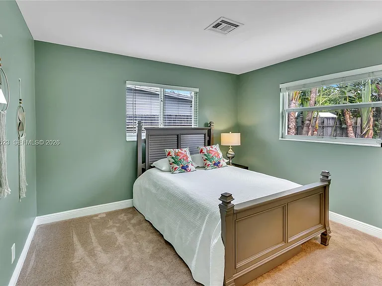 222 SE 11th Ct — Photo 13
