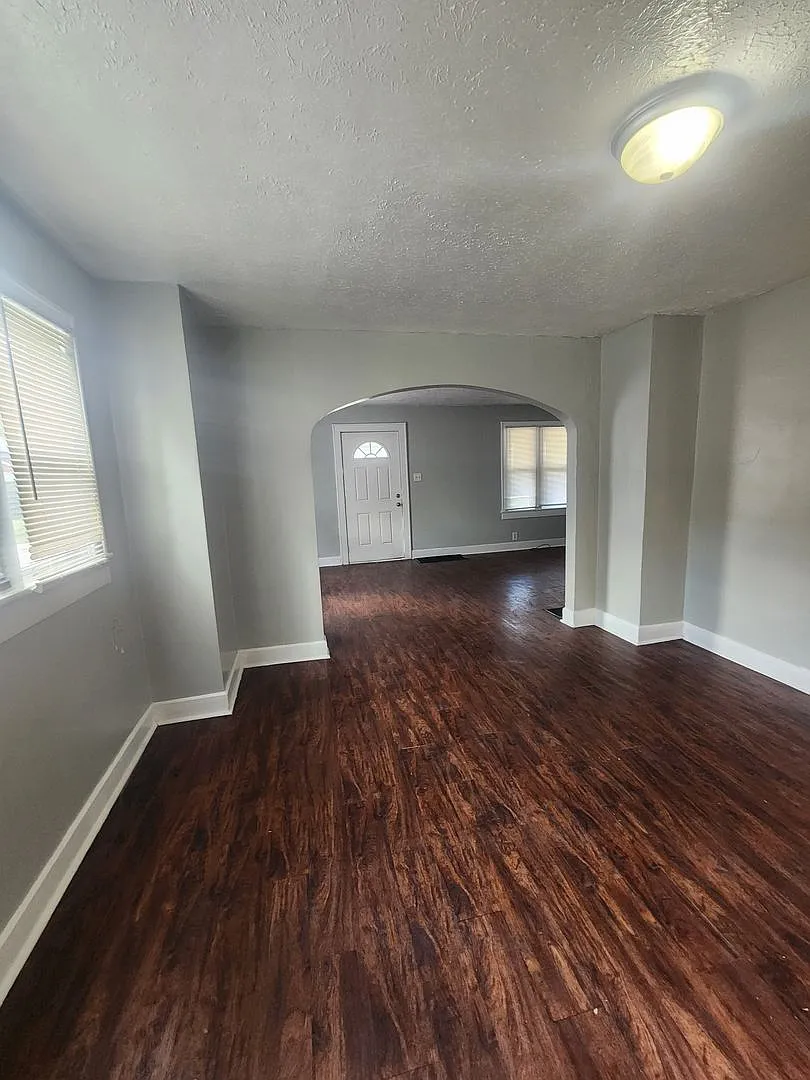 Updated Two Bedroom Single Family Home near Concord and 16th - Westside — Photo 3