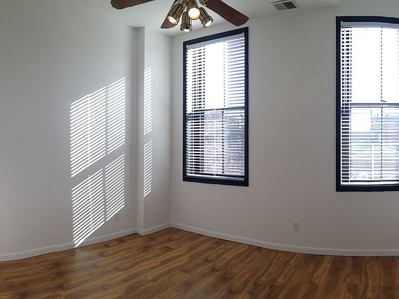 4th image of 318 Greenup St APT 3