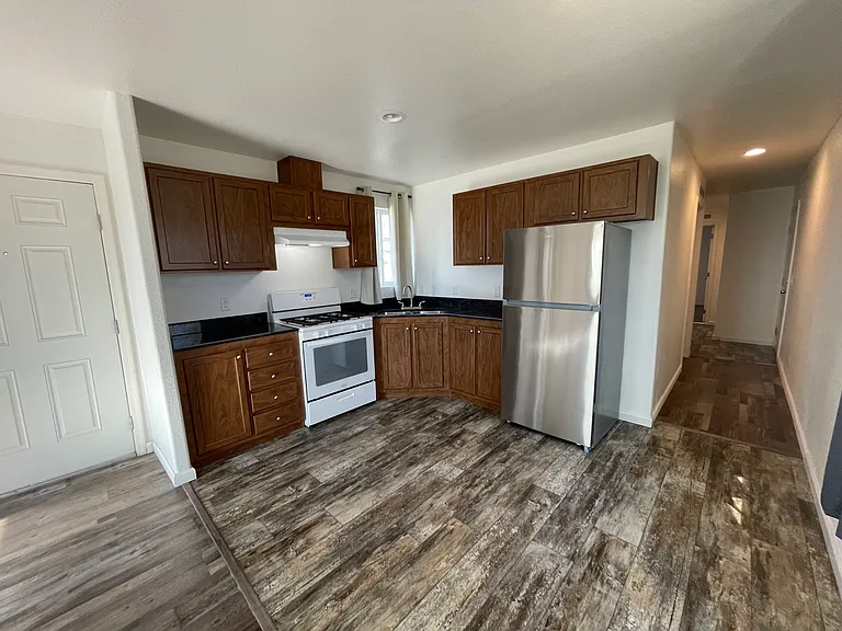400 Tolas Pl — Photo 11