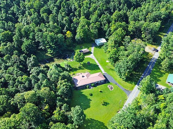 5th image of 1443 Greenwich Rd
