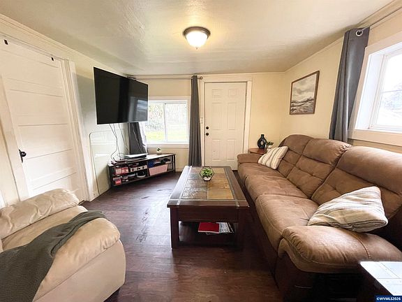 5th image of 2035 Evergreen Ave NE