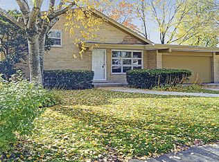 137 W Marilyn Ter, Addison, IL 60101