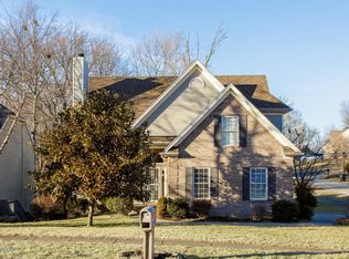 8425 Biggin Hill Ln, Louisville, KY