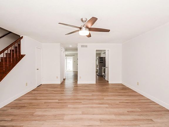 2nd image of 8511 Ariel St