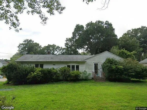 85 W Shore Dr, Coventry, RI 02816