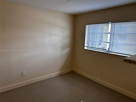 5th image of 15201 NE 6th Ave APT C201