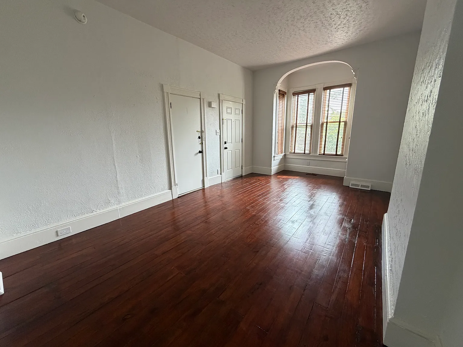 1 bed, 800 sqft, $1,850 — Photo 2