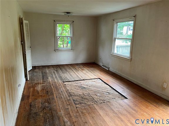 3rd image of 7107 Dexter Rd