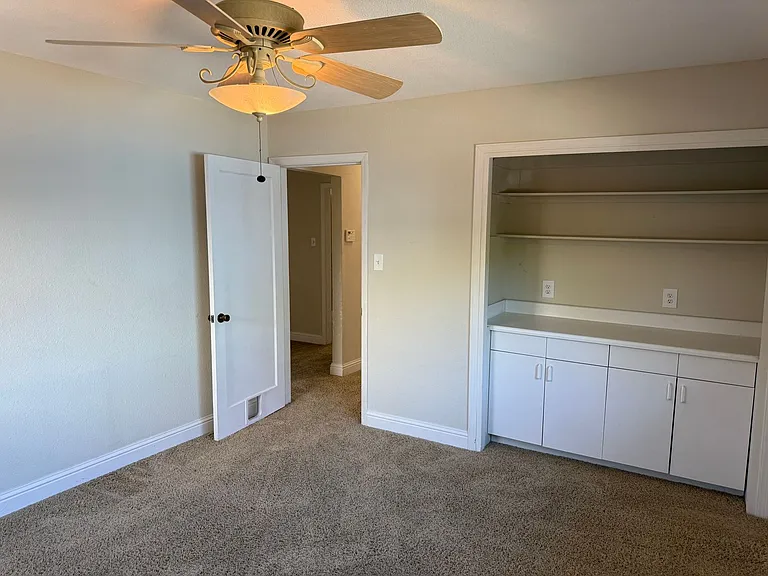 261 Gregory Ln — Photo 12