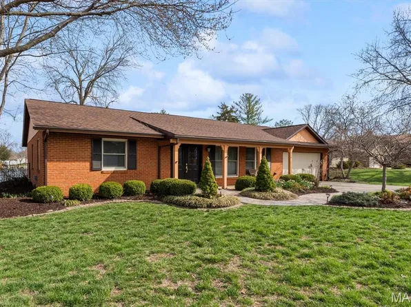 218 Evergreen Dr, O Fallon, IL 62269