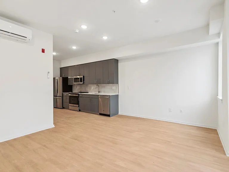245 N 12th St — Photo 3
