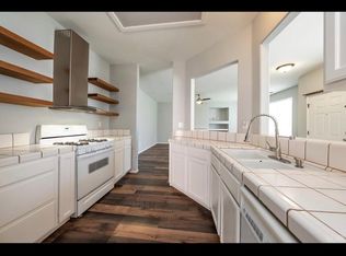 698 Wentworth Ct, Lemoore, CA 93245