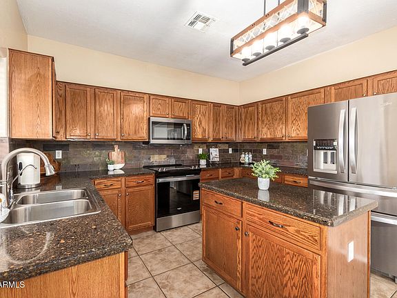 3rd image of 44014 W MCCORD Drive
