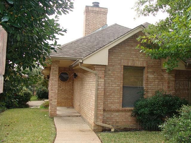 1st image of 2006 Woodway Dr