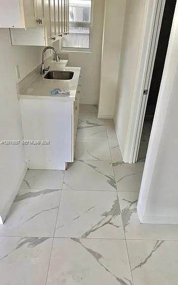 1718 SW 57th Ave #1 — Photo 2