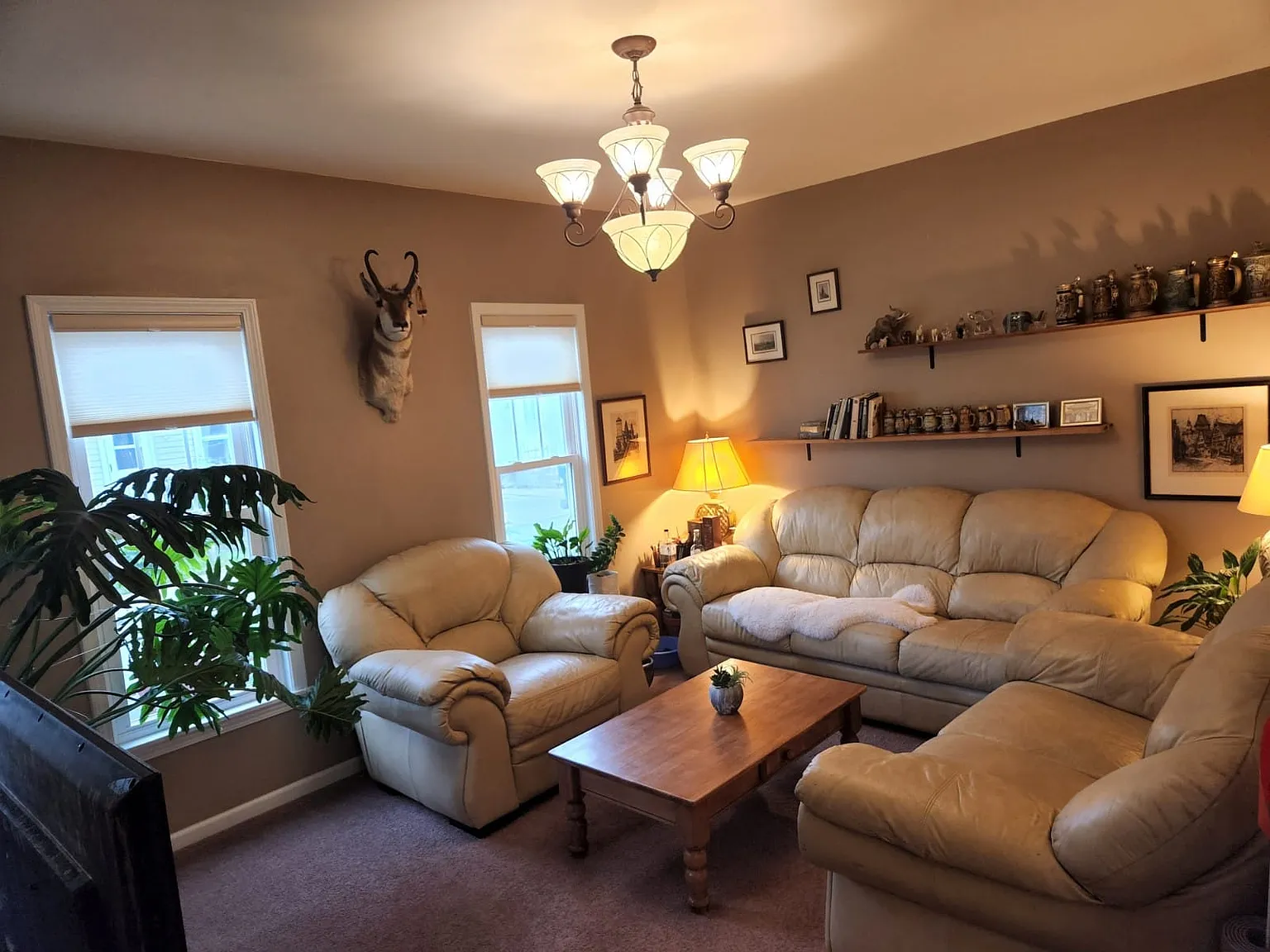 3 bed, 1341 sqft, $1,950 — Photo 2