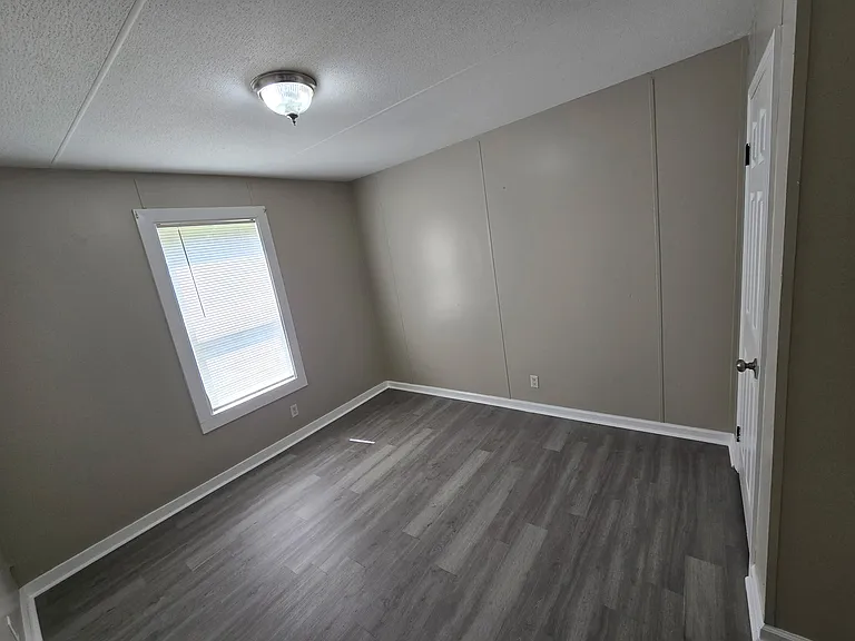 2812 Desert St — Photo 12