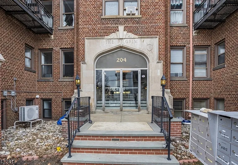 204 Church St #1D — Photo 18