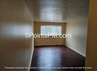18051 Lakeshore Boulevard, Cleveland, OH 44119