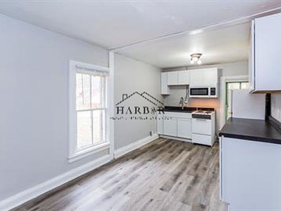 4th image of 1513 Whitewater Ave #0
