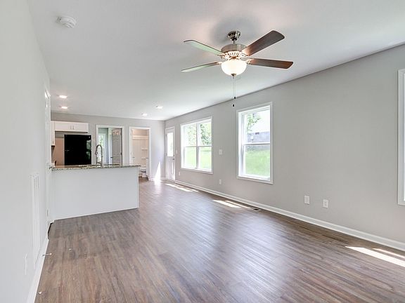 2nd image of 923 Woody Hills Dr